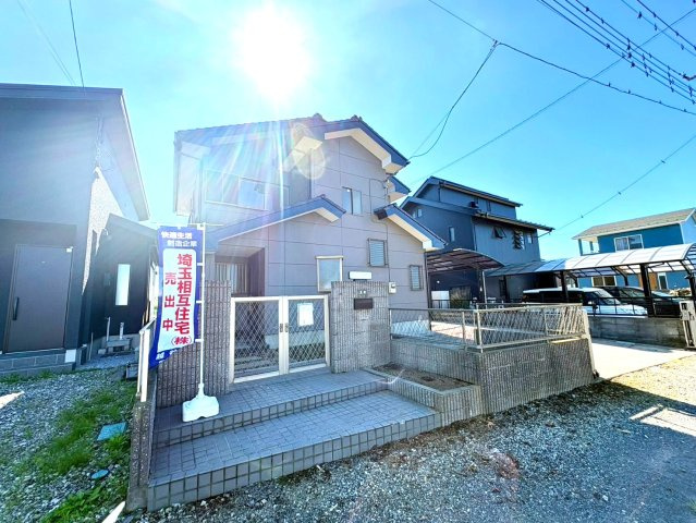 ■土地面積60坪・カースペース3台可　■新規内外装リフォーム　■LDK約16帖・対面式キッチン　■増林小学校まで徒歩30分(約2400ｍ)・越谷東中学校まで徒歩27分(約2100ｍ)