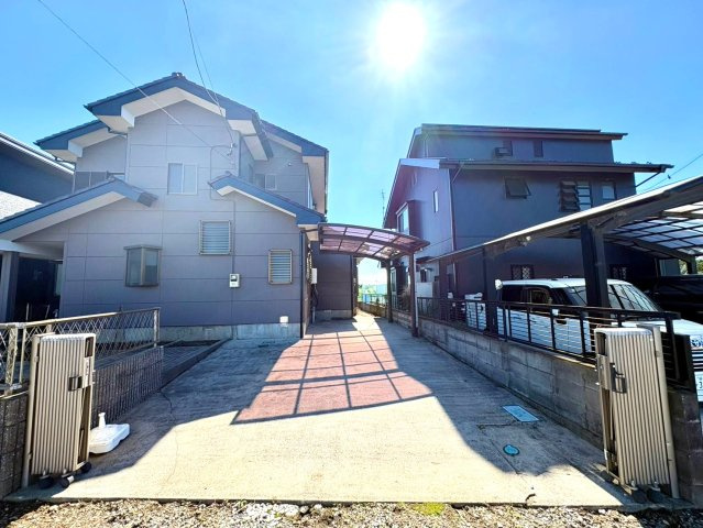 ■土地面積60坪・カースペース3台可　■新規内外装リフォーム　■LDK約16帖・対面式キッチン　■増林小学校まで徒歩30分(約2400ｍ)・越谷東中学校まで徒歩27分(約2100ｍ)