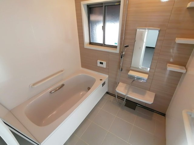 日々の疲れを癒すお風呂付です