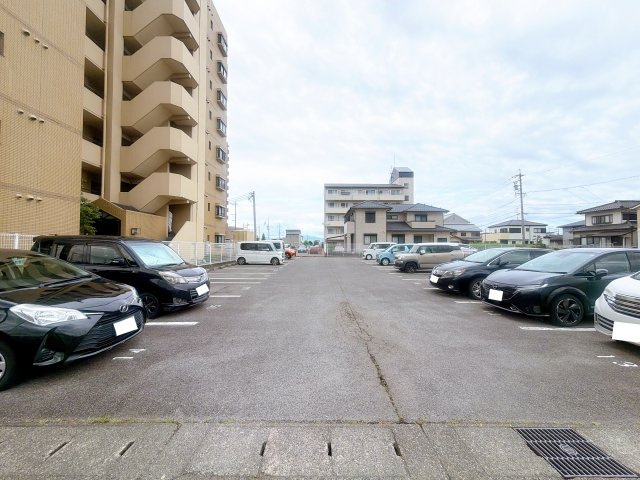 駐車場になります♪