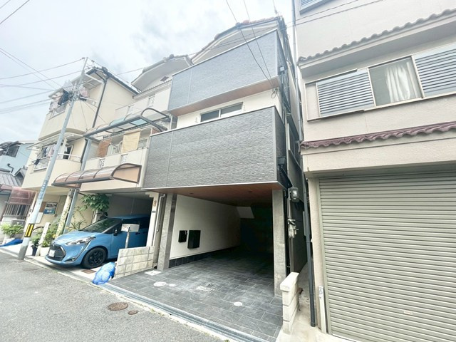 現在ご返済中のカーローン・カードローン・教育ローンなどを住宅ローンに一本化したり、家具家電購入費用・引越し費用を住宅ローンと組み合わせるなど、お客さまにメリットの多い住宅ローンのご提案が可能です。