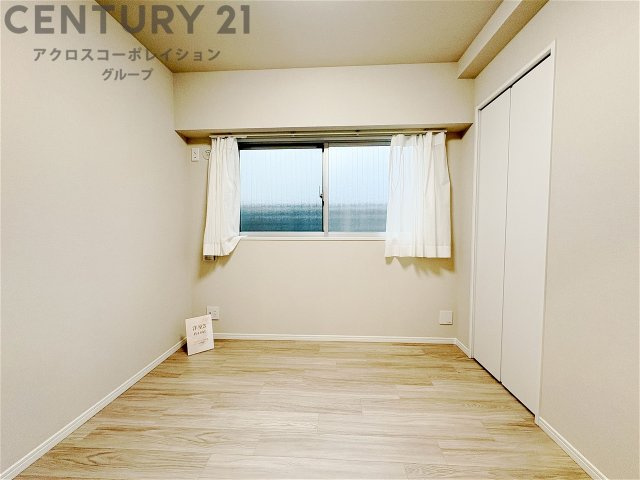 子供部屋…創造性や成長を促す遊びの空間を提供。学習や趣味に集中できる環境を整えます。個別のプライベートスペースは自己表現と自立心を育み、心地よい睡眠環境を整えリラックスできる場所を提供。