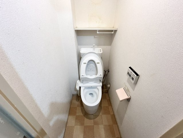 入浴時の快適さも大事なことですが、綺麗な状態を維持できなければ気持ちよく入浴できません。毎日の掃除が楽という点は大事なポイントになります！カビが生えにくく掃除がしやすい、壁や浴槽を選ぶといいでしょう。