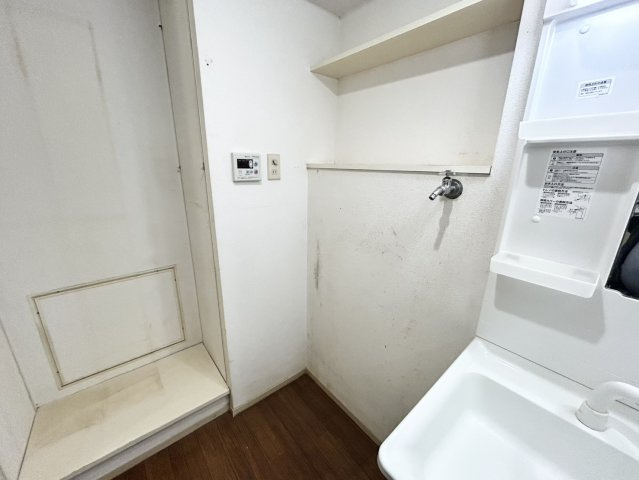 トイレは大きさや形、機能、抗菌性などが異なる多種多彩なタイプが各メーカーから出ています。それぞれに良さがあるため、事前にどういったタイプのトイレがいいのかをご家庭内で決めて、内見に行くといいでしょう。