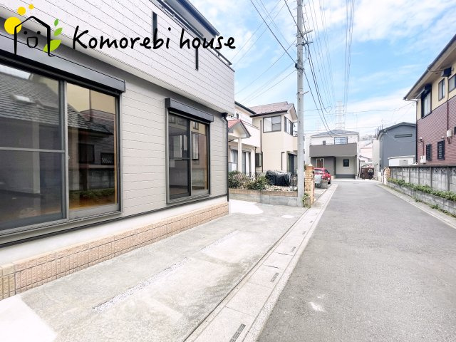 前面道路含む現地写真です