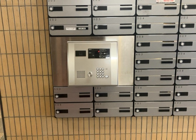 当然のことではありますが、オートロックやセンサーライト、ホームセキュリティーなどの防犯設備があれば、小さいお子様がいるご家庭も安心ですよね！まず物件購入の際は、防犯設備もチェックするようにしましょう。