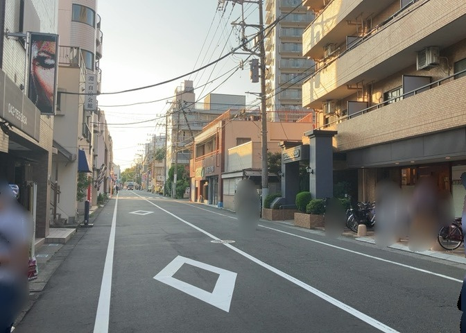 眺望の良さを楽しめるダイニングキッチンで家族団らんの時間を過ごしてはいかがでしょうか。バルコニーから見える景色を家族で眺める時間は、時間が経つのを忘れてしまいそうですね。是非、現地を見に行きましょう！