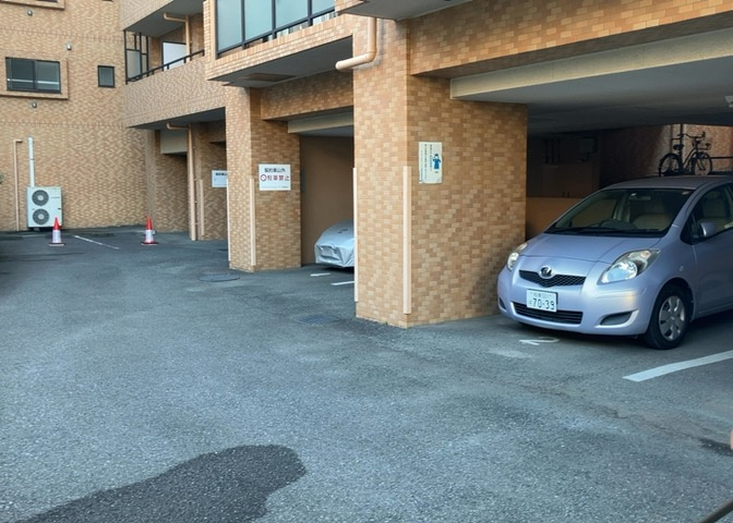 マンションの駐輪場は、事前に空きがあるか確認を取ると安心です。せっかく入居したのに駐輪スペースがない！なんてことになったら大変ですよね。そこで、内見時や購入前にはまず事前に確認しておくと良いでしょう。