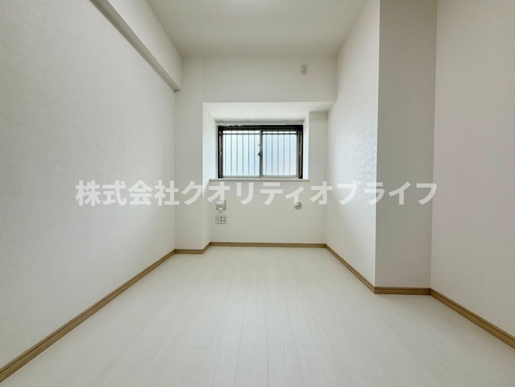 玄関はいって右側、5帖の洋室　2026/07/04撮影