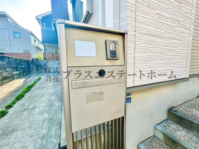 カメラ付きインターフォン♪防犯面も安心です♪