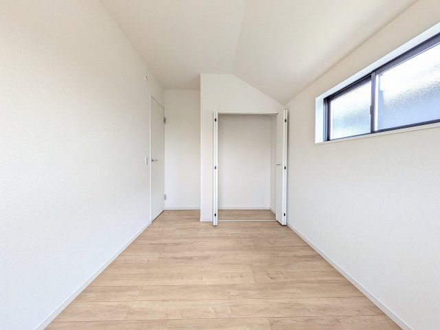 ～収納力の高いクローゼット完備～