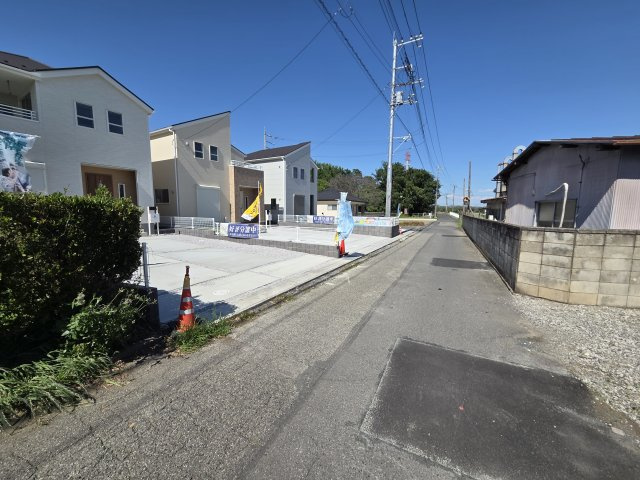 現地写真　南側前面道路幅員約4.5ｍ