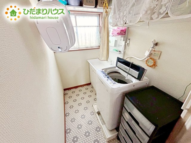 ゆとりの洗面スペースで朝の身支度も快適スムーズに。