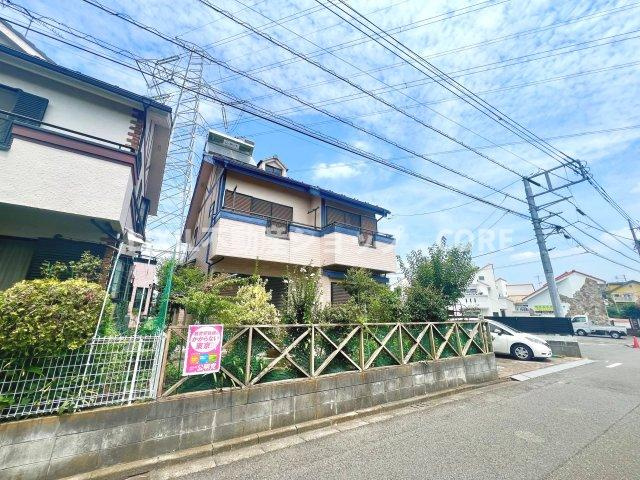 明るい日差しに包まれる住宅で新しい暮らしを始めませんか？お問合せお待ちしております。