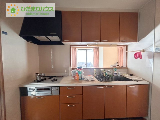 料理をしながらでも、ご家族との会話を楽しめる対面式キッチン♪