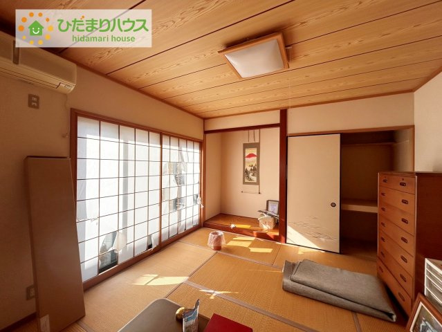 リビングと隣り合わせにあるお部屋！扉を閉めれば、来客用の部屋として使えます♪