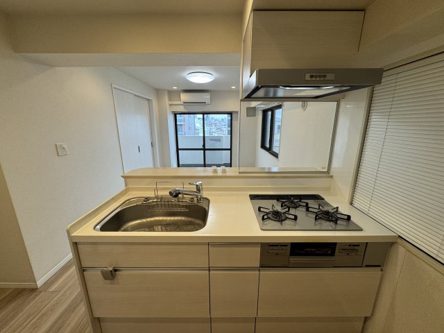 キッチン［2023年　大規模修繕、電子ブレーカー設置など工事を実施。38期、39期の決算報告書もあります。管理費、修繕積立金の収支の記載もあり、チェックポイントを伝達いたします。］