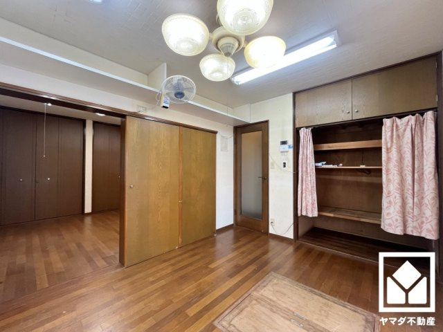 約6.6帖の1階洋室とは続き部屋になっており、一体利用も可能です。