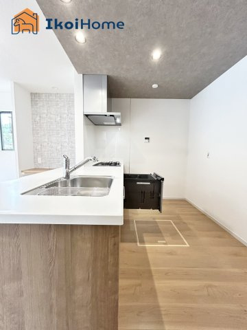 【ホームページに現地動画掲載中】●年中無休：当日予約可●キッチン同色のカップボードご依頼も承ります