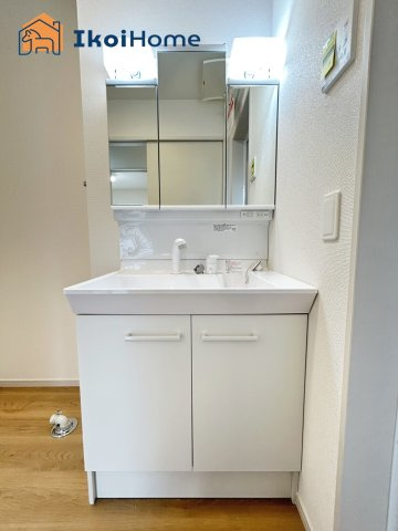 【ホームページに現地動画掲載中】●年中無休：当日予約可●洗面台はお化粧をする時に便利な3面鏡。