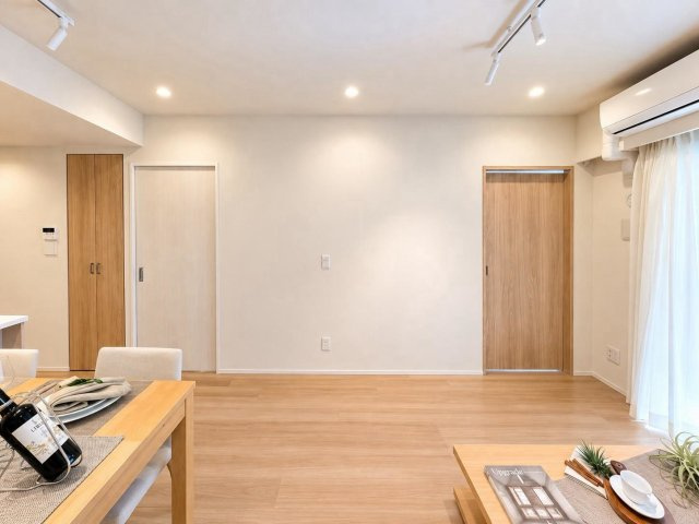 ・大きなソファやダイニングテーブルでゆったり食事をしたりくつろぎたいですね。