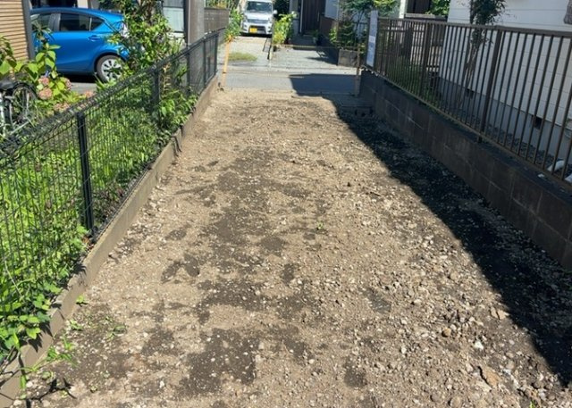 土地の形が極端に長細かったり、狭小地、あるいは道路との高低差がある傾斜地だった場合、後々売ろうとしても買い手がつかない場合もあります。後々、売却することになった時に価値の下がらない土地を選びましょう。