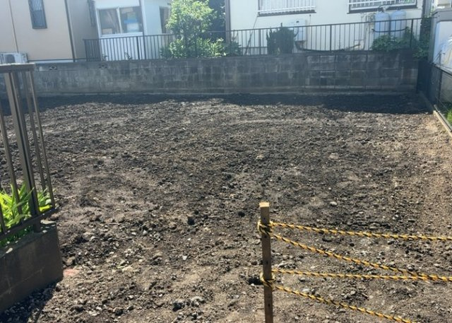 隣家の土地はどうなっているのか、生活利便施設が近くにあるのか、学校まで近いかなど、お客様のライフスタイルにあわせたイメージが重要です。また、近くにあると困る施設が近くにないかも確認するといいでしょう。