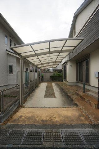 カーポート付駐車場になります♪