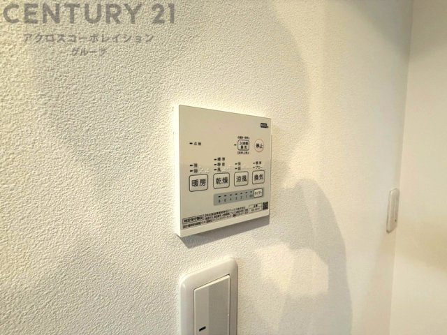 暖房機能があるため、冬場でも温かい浴室で入浴でき、乾燥機能があるため、水気を素早く取り除けます。また、換気機能があるため、湿気を素早く排出してカビや雑菌の発生を防ぐことができます。