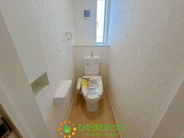 コンパクトながらも快適に過ごせる、工夫された空間ですね！