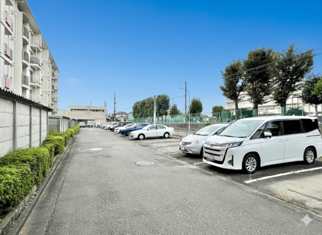 閑静な住宅地に馴染む落ち着いた色合いの外観。一度、是非、現地をご見学ください。