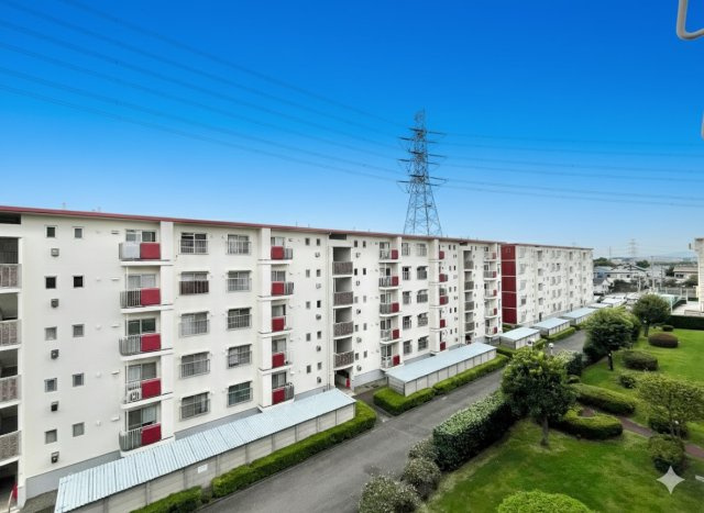 明るい日差しに包まれる住宅で新しい暮らしを始めませんか？お問合せお待ちしております。