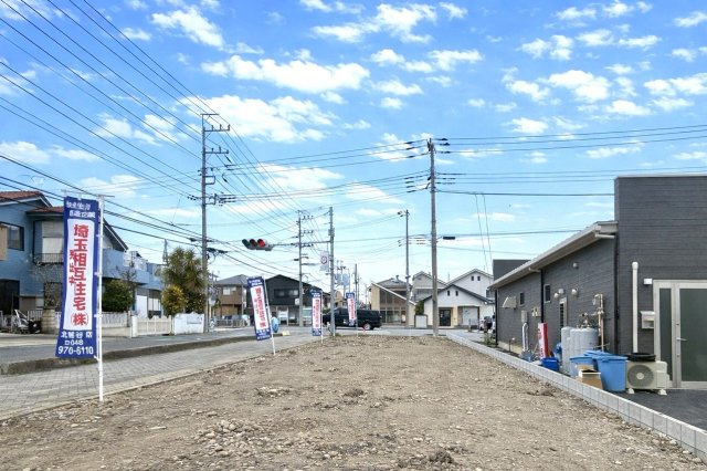 三方角地につき開放感があり、陽当たり・通風ともに良好。約41坪のゆとりある敷地でプランニングしやすい売地です。