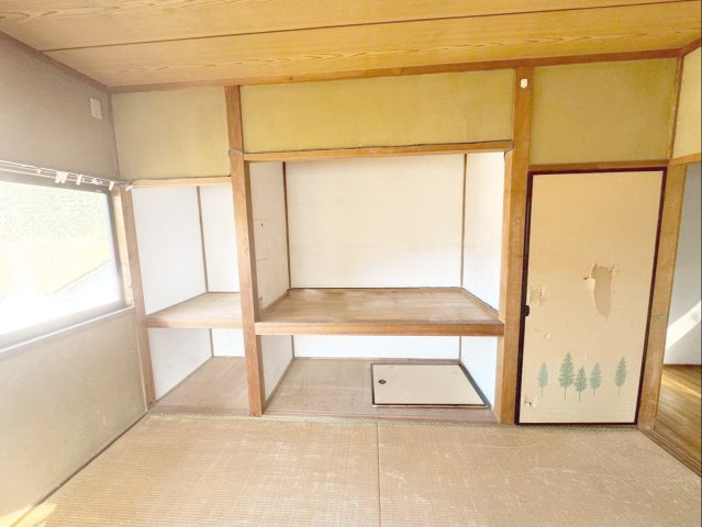 収納豊富な和室です！