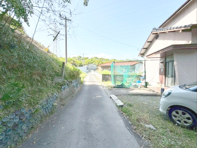 前面通路の幅員は約2.5ｍです