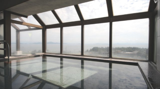 最上階(10階)の展望大浴場からの眺め