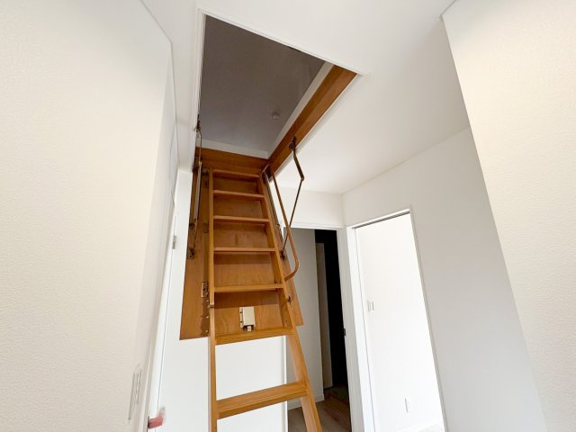 全居室収納に小屋裏収納もあり収納豊富です