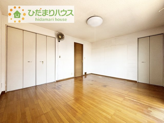 ゆとりのある主寝室！ご家族全員で寝れちゃいます♪