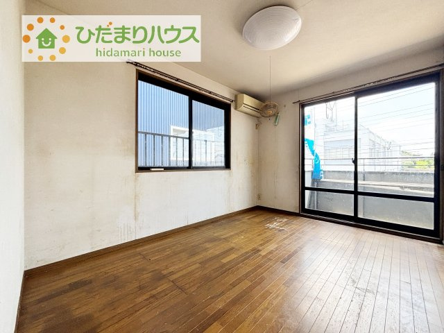 バルコニーに面した明るい洋室☆彡