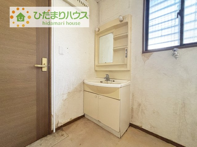 シンプルで使い勝手の良い独立洗面台！