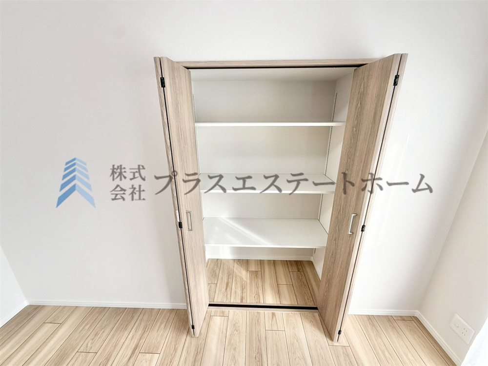 リビング収納♪リビング内に収納があるのはサッと取り出せるので便利でいいですね♪