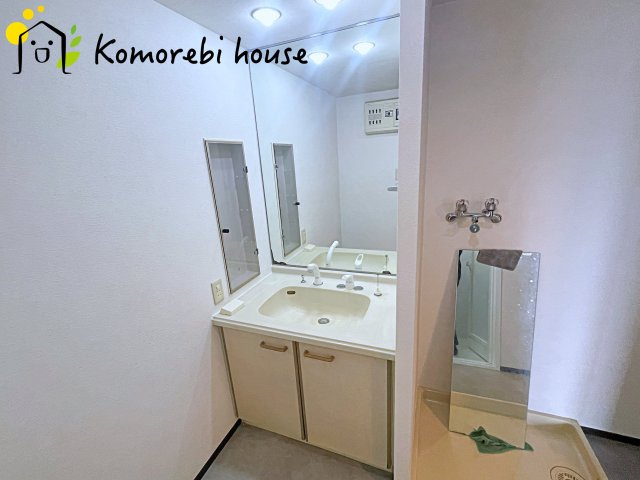 独立洗面化粧台付き