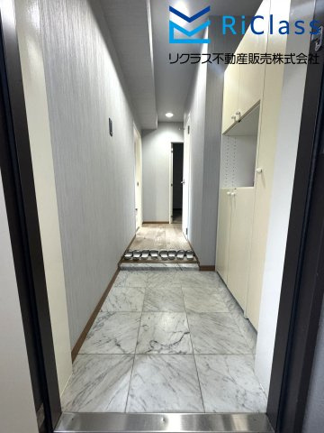 毎日通る玄関はこちらです