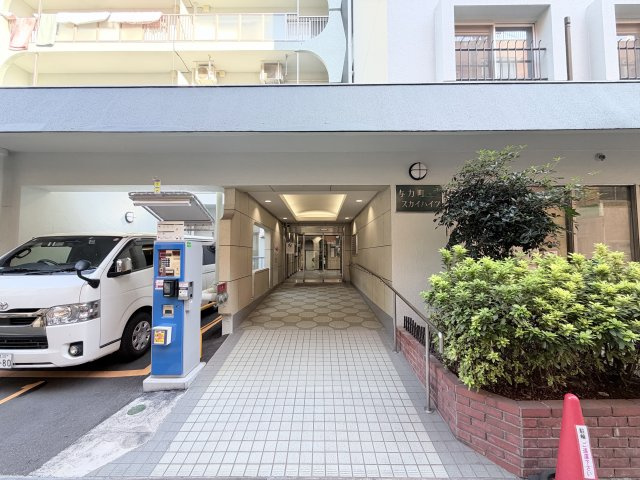 綺麗にメンテナンスされた清潔感のあるマンション共用部。
