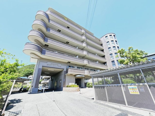 ■陽光たっぷり、みどり豊かな須磨丘陵
