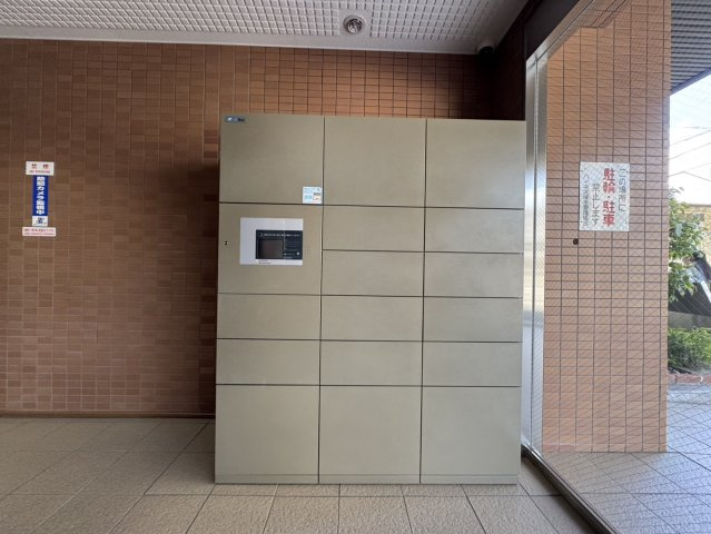 宅配ボックス設置♪荷物の受け取りも楽になりますね♪