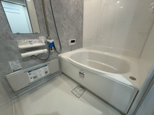 最新のユニットバスに取り替えています♪お掃除ラクラク設計です！水栓は節水機能付き・浴槽はお湯が冷めにくい仕様です♪