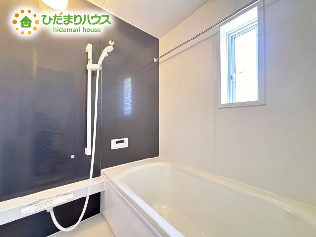 一日の疲れを癒してくれるバスルーム。心身ともにのびのび、心地よくリフレッシュできるよう、美しさと快適性にこだわっています。