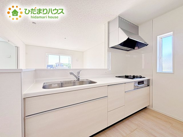 3口コンロと収納豊富なキッチンで、毎日のお料理もはかどります☆