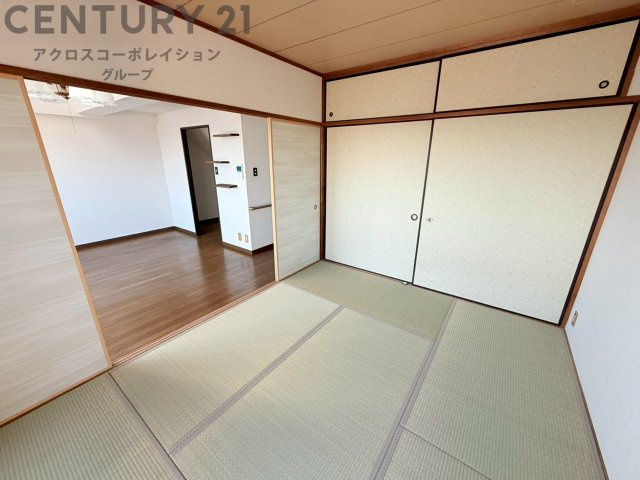 メゾネット2階建、フルリノベーション予定！こちらはリノベ前の写真になります。